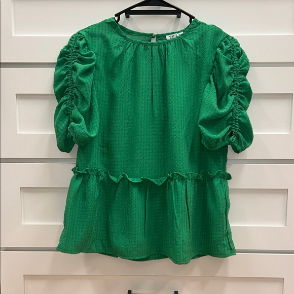 TCEC Tops - TCEC Green Women's Top Size S (NWT)